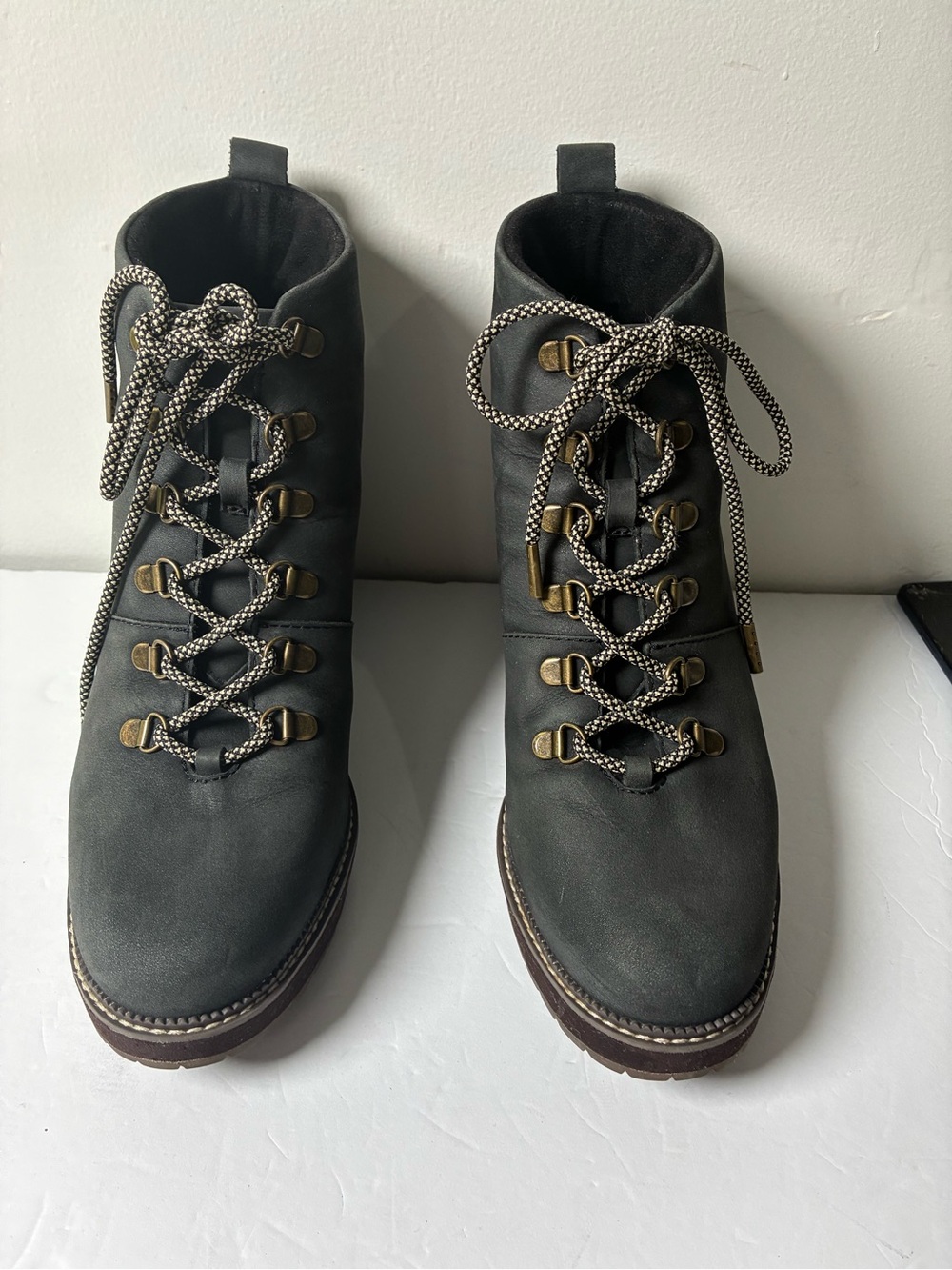 Toms Men's Dark Gray Lace-Up Hiking Boots with Contrast Laces